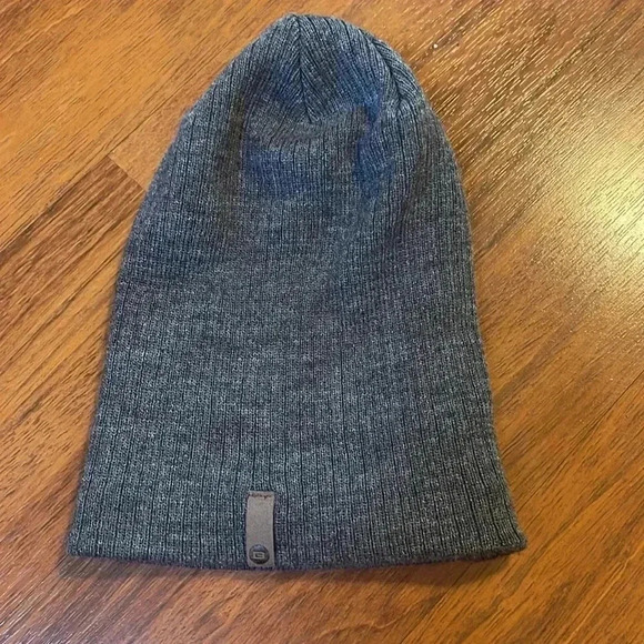 Bula Beanie - Picture 2 of 5